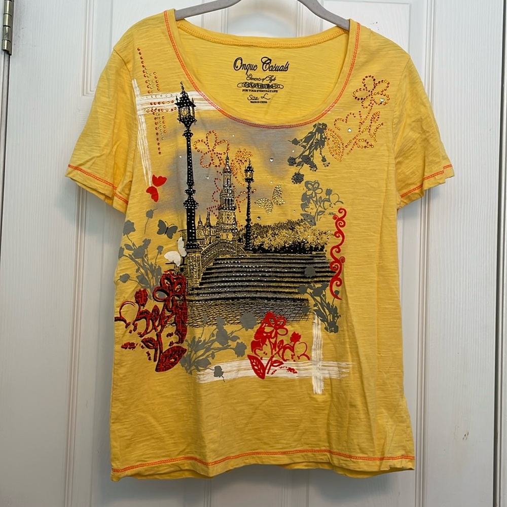 Onque Casual Women's Short Sleeve Fun Top Shirt Size L NWOT rhinestones, studs